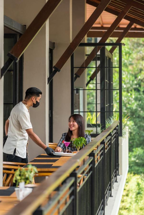 Nava Hotel Тавангмангу Екстериор снимка