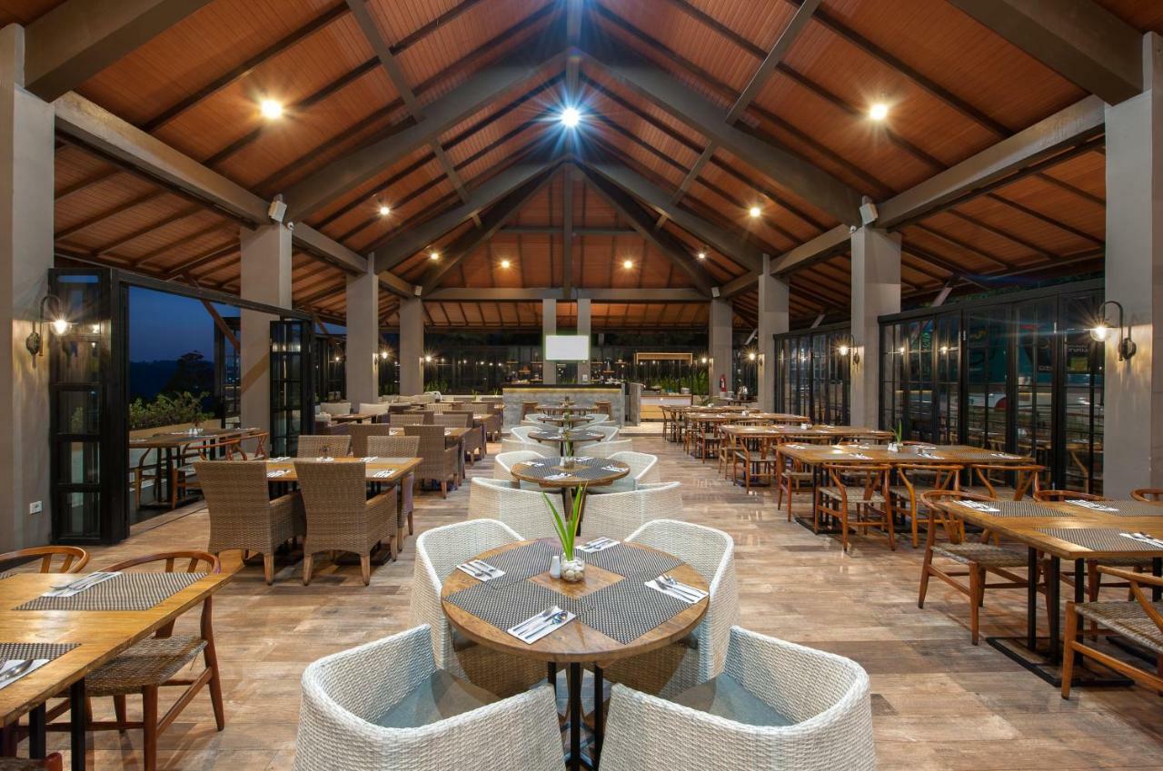 Nava Hotel Тавангмангу Екстериор снимка
