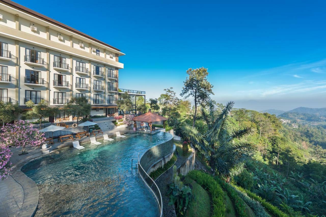 Nava Hotel Тавангмангу Екстериор снимка