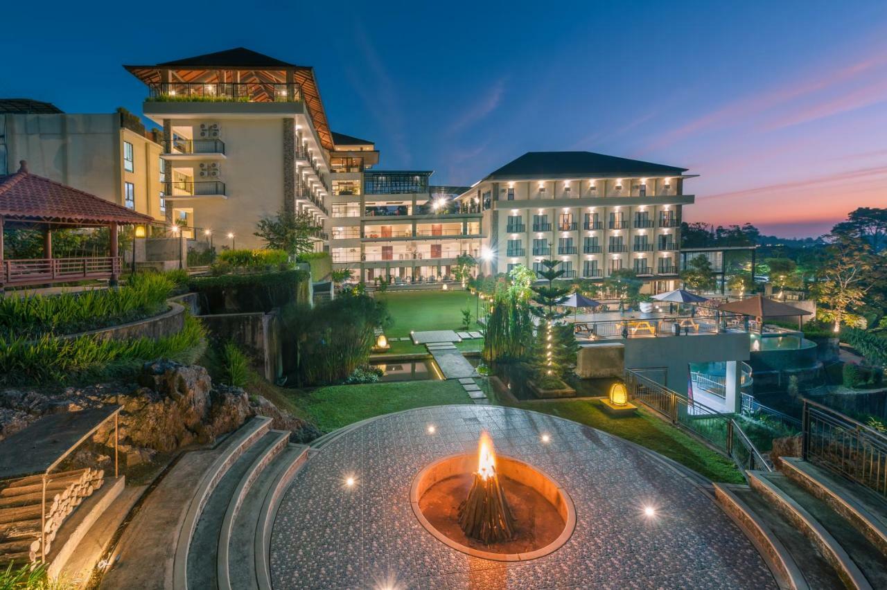Nava Hotel Тавангмангу Екстериор снимка